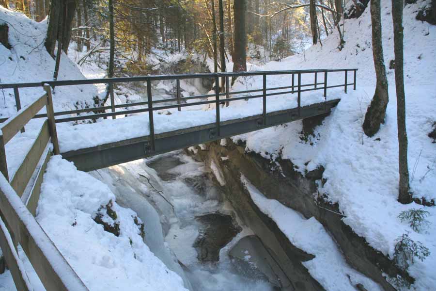 Hausbachklamm im Winter - Brücke zur Kapfmühle